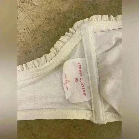 Target Stoney Clover Lane White
Textured Ruffle Bikini Swimsuit Bathing Suit Top - Picture 8 of 8